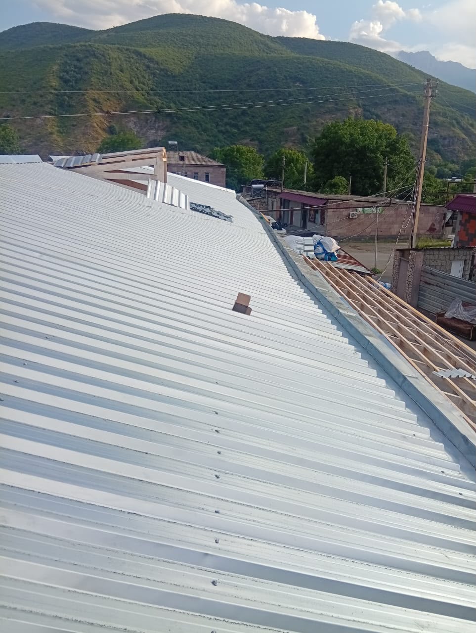 Տանիքի վերանորոգում Կապան 1